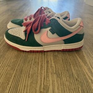 Nike Tulip Low Dunks